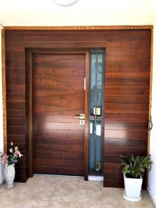 לפני ואחרי, ציפוי דלת כניסה, ציפוי דלת פלדה, ציפוי פלדלת, דלתות כניסה מעוצבות בעץ